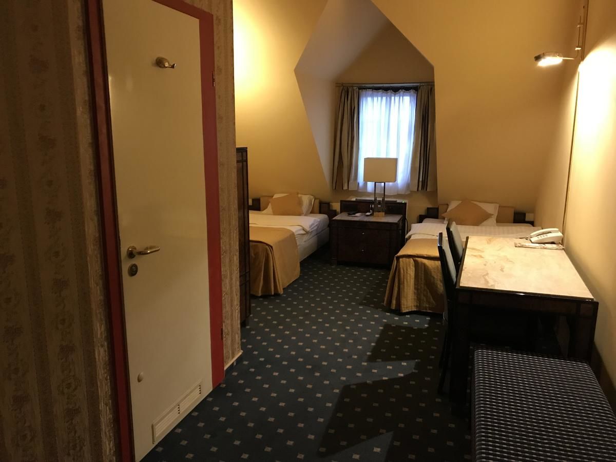 Отель Hotel Podzamcze Тарнув-14
