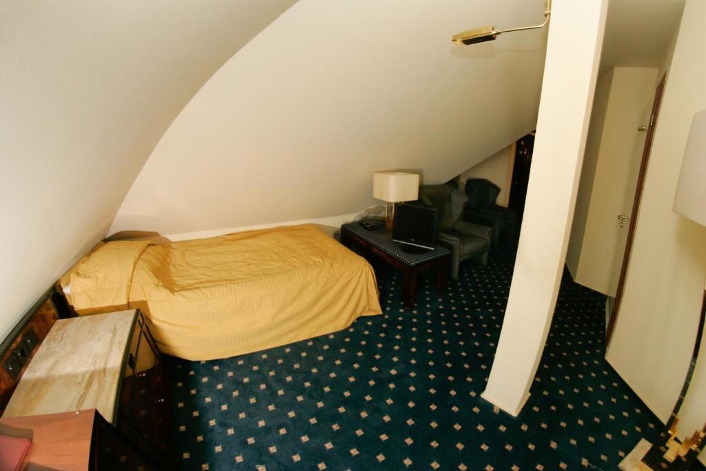 Отель Hotel Podzamcze Тарнув-98